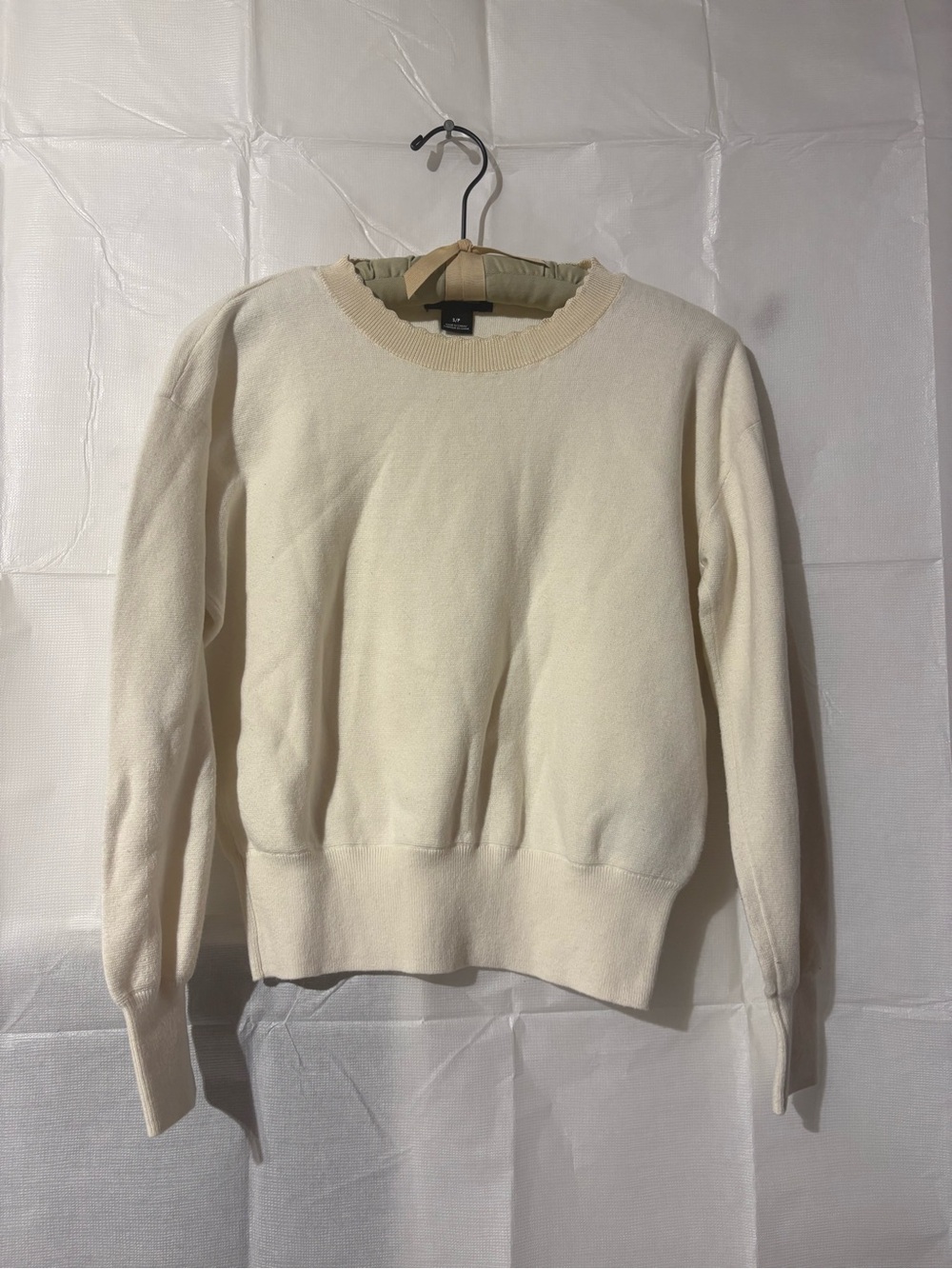 Club Monaco Women's Cream Crewneck Sweater